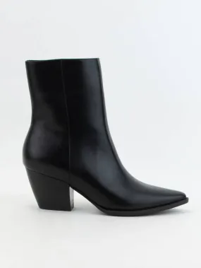 POINTED TOE ARISA ANKLE BOOTS