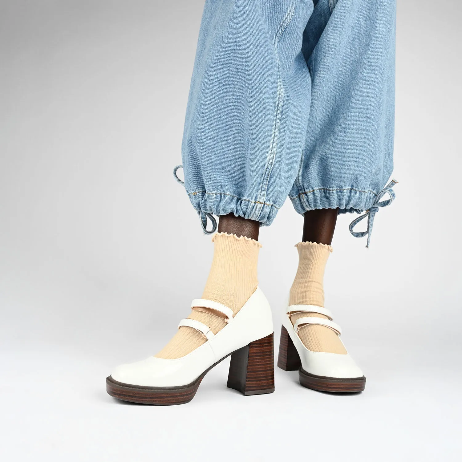 SHASTA MARY JANE PUMP HEELS IN WIDE