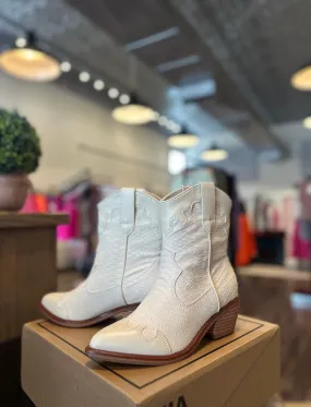 Womens Ivory Tori Boots